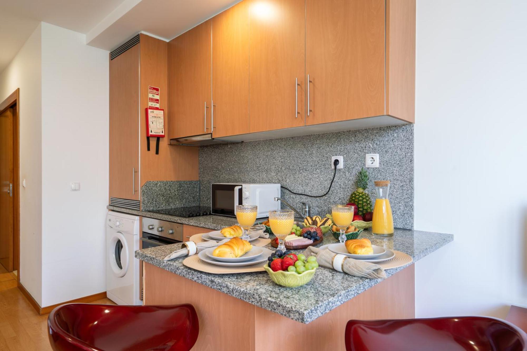 Host Wise - Bright Quiet Flats - Prime Location Apartment Porto Luaran gambar
