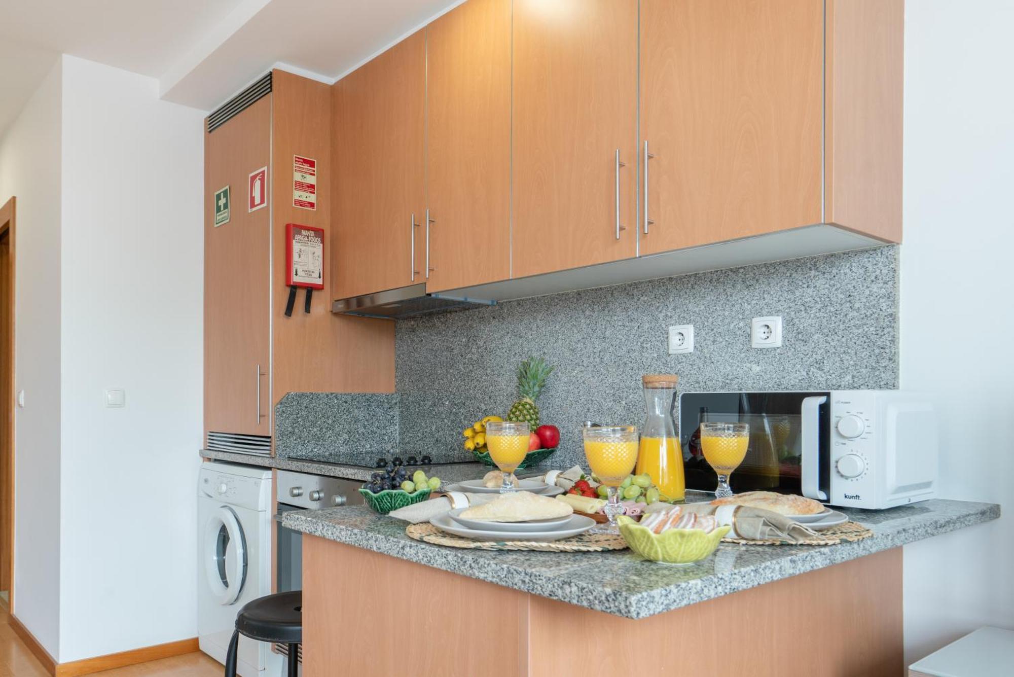 Host Wise - Bright Quiet Flats - Prime Location Apartment Porto Luaran gambar